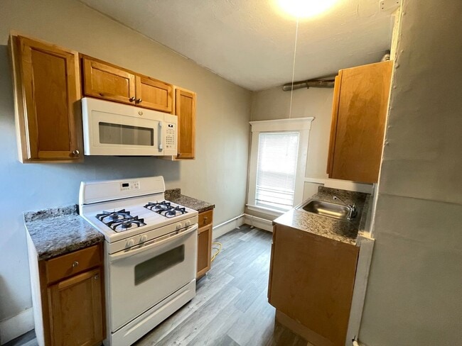 Photo - 325 Amherst St Unit 2