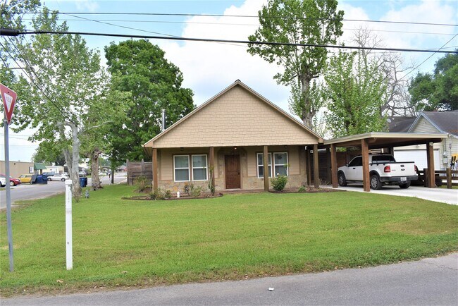Photo - 412 Pecan St