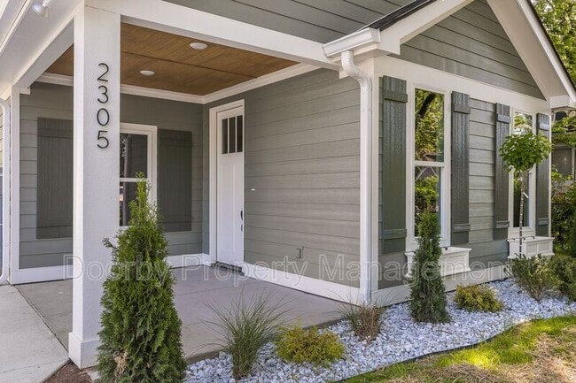 Photo - 2305 Kirby Ave