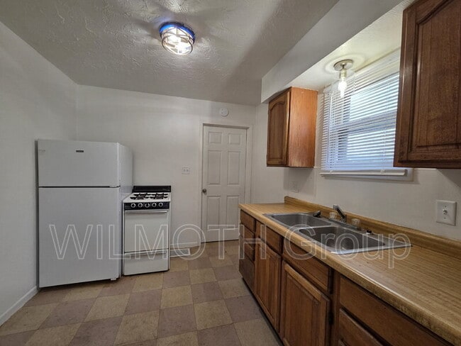 Photo - 702 W 23rd St