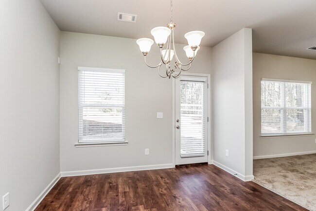 Photo - 23 Fern Wk SE