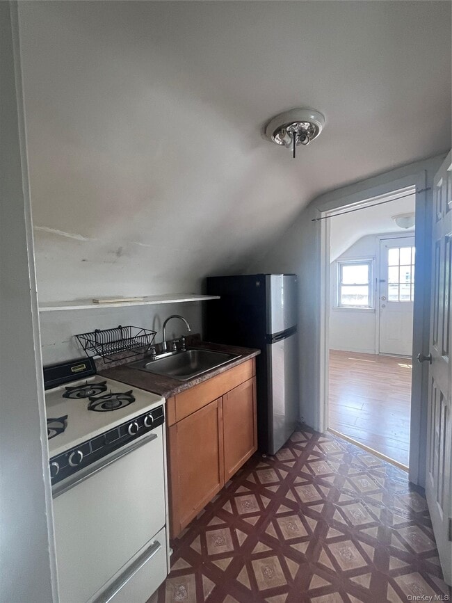 Photo - 225 E Market St