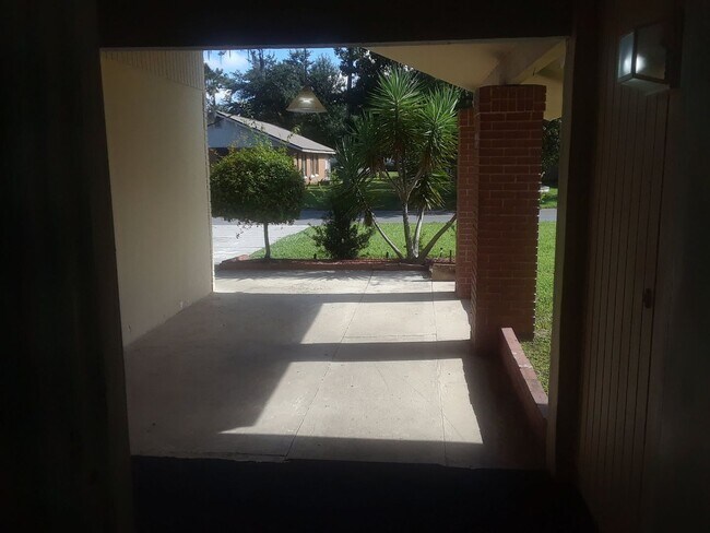 Photo - Flag Ln Unit E. Flag