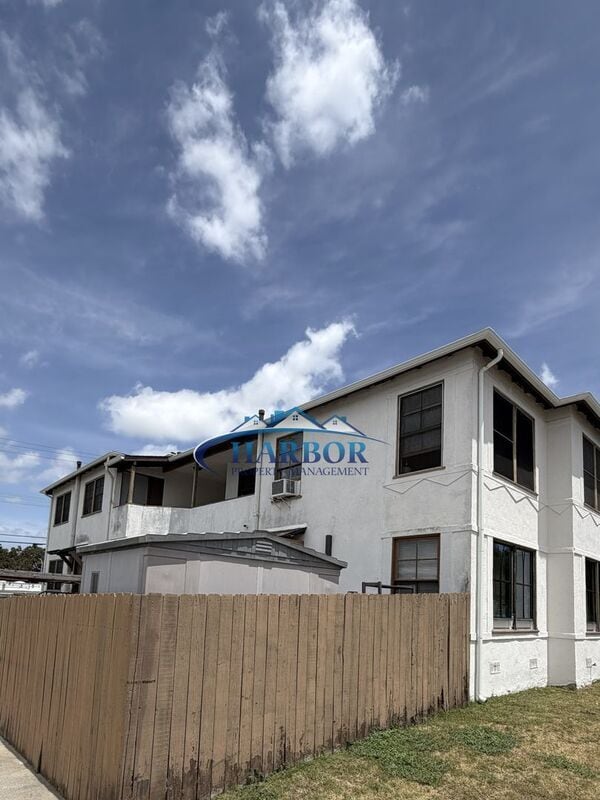 Building Photo - 904 Sartori Ave Unit 4
