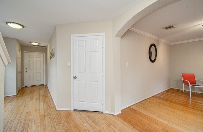 Photo - 2920 Clay St