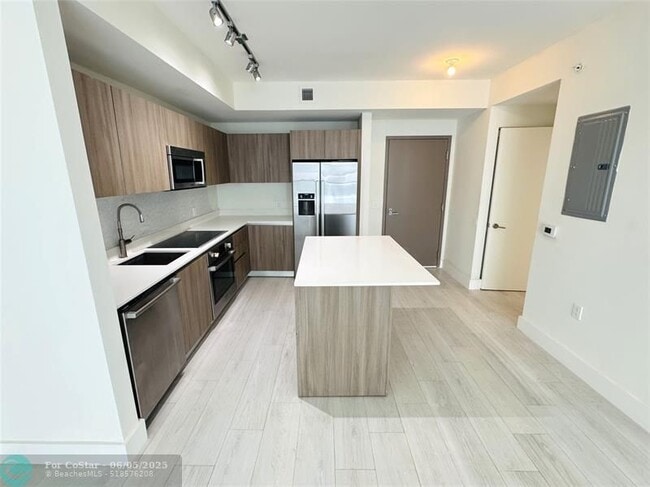 Photo - 201 SW 17th Rd Condo Unit 603