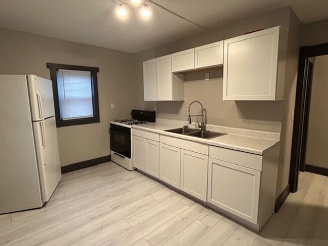 Photo - 820-822 Huffman Ave. Unit 822 1/2