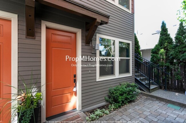 Building Photo - Modern Studio in the Heart of SE! Rental