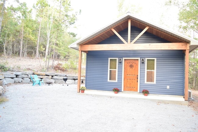 Building Photo - 86 Donham Dr