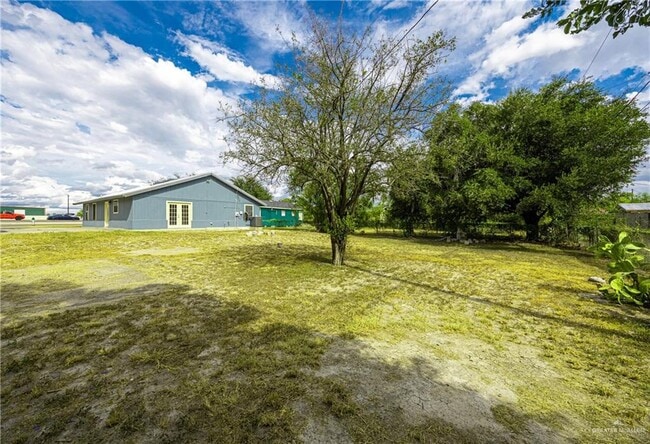 Photo - 18 Expressway 83