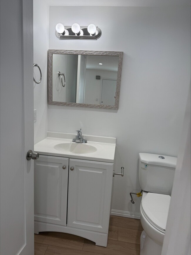 Photo - 740 W 24th St.