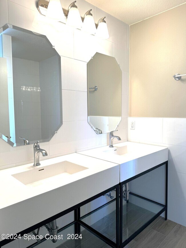 Photo - 5615 Andrea St