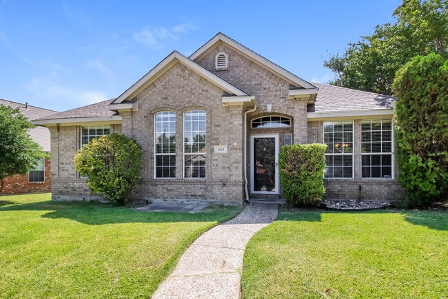 Building Photo - 828 Pinnacle Cir