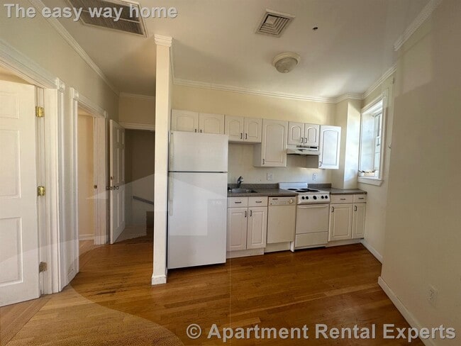 Photo - 4 Bishop Allen Dr Unit #2