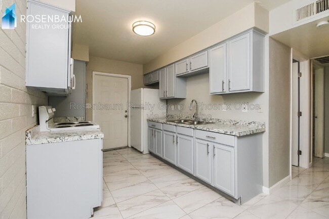 Photo - 654 S Mesa Dr