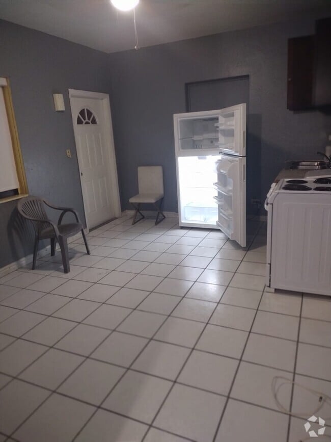 Building Photo - 165 NW 125th St Rental