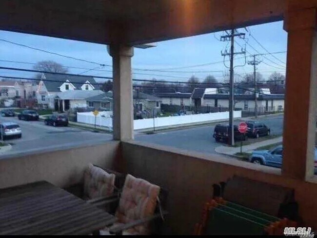 Photo - 457 Monroe Blvd Unit Upper