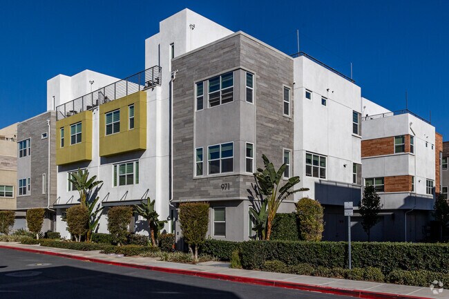 Photo - Lewis + Mason