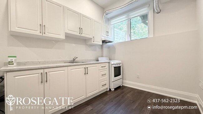 Photo - Newly Renovated 2-Bedroom Apartment in Tor... Unit 2