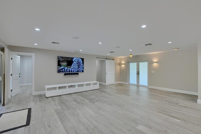 Photo - 88 SW 10th Dr