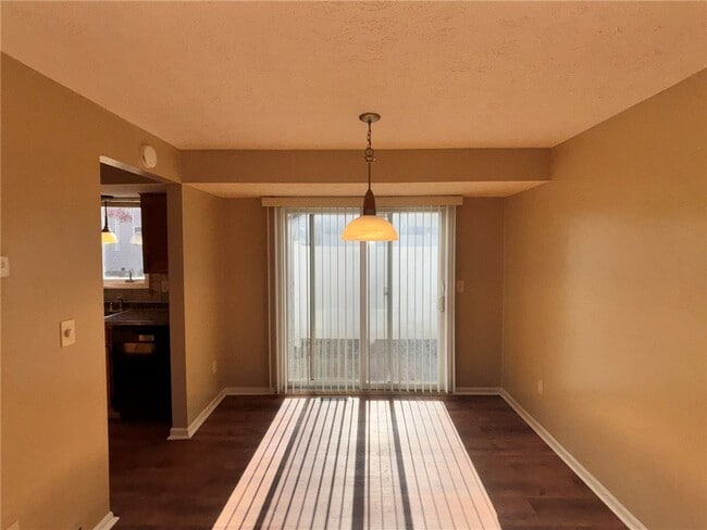 Photo - 16 Walnut Cir