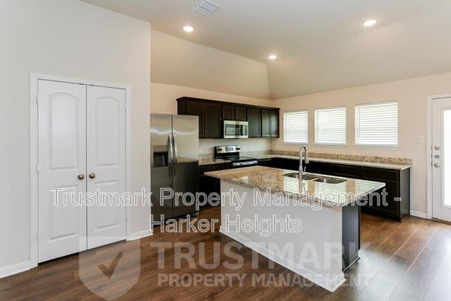Photo - 3050 Dade Loop