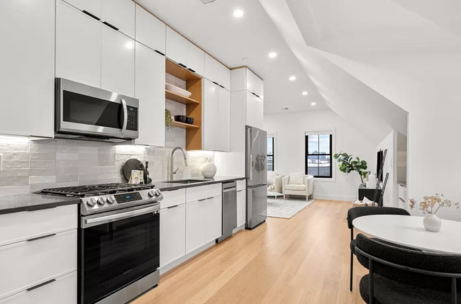 Building Photo - 93 Cowper St Unit 3 Rental