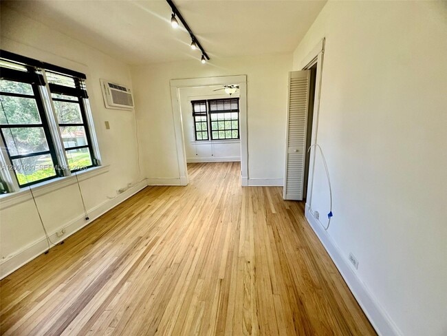 Photo - 3712 Anderson Rd Unidad 4