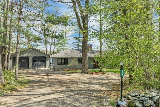 Photo - 19 Mirror Lake Dr