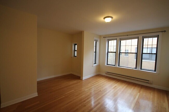 Photo - 723 W Barry Ave Unit 2A