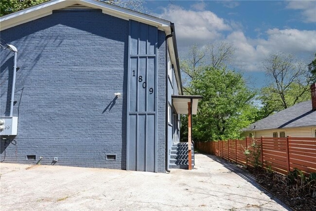 Photo - 1809 Vesta Ave