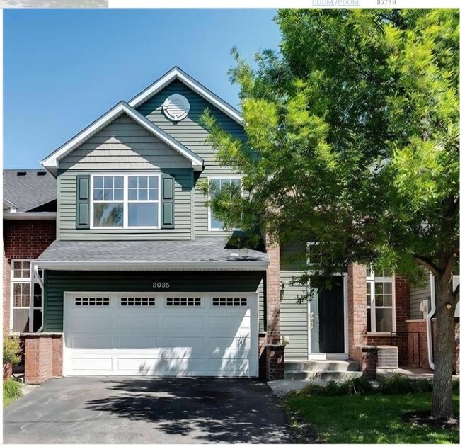 Building Photo - Great Location