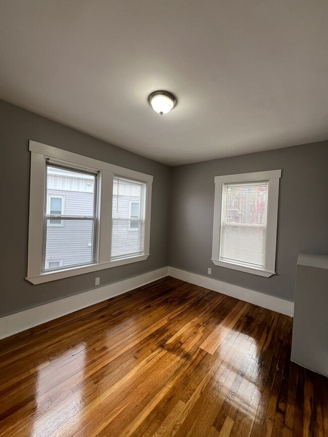 Photo - 30 Courtland Rd Unit 3
