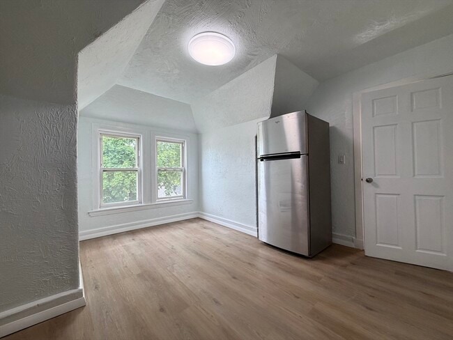 3886-3888-3888 Washington St