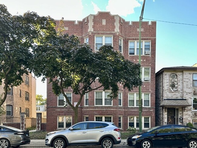 Building Photo - 5642 N Kimball Ave