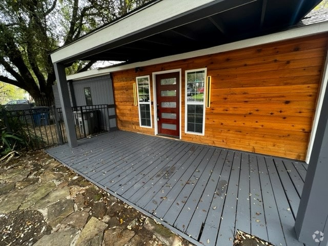Building Photo - 208 Cliffdale Ave Rental