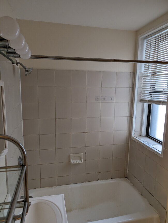 Photo - 2 Sutherland Rd Unit 3