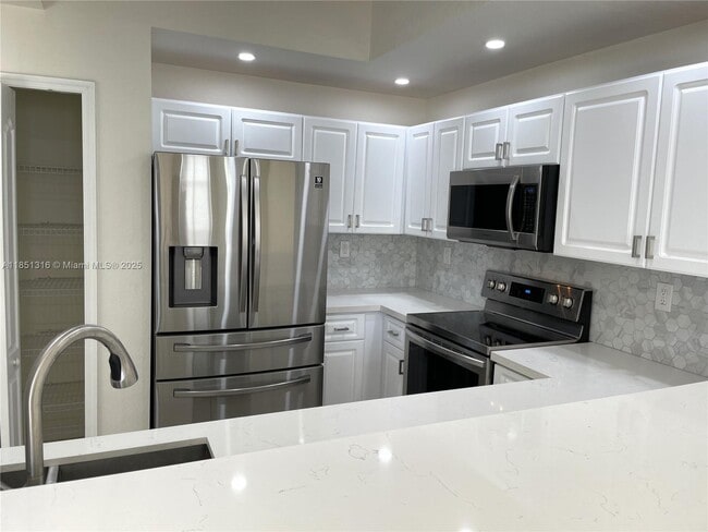 Building Photo - 8858 W Flagler St Unit 203 Rental