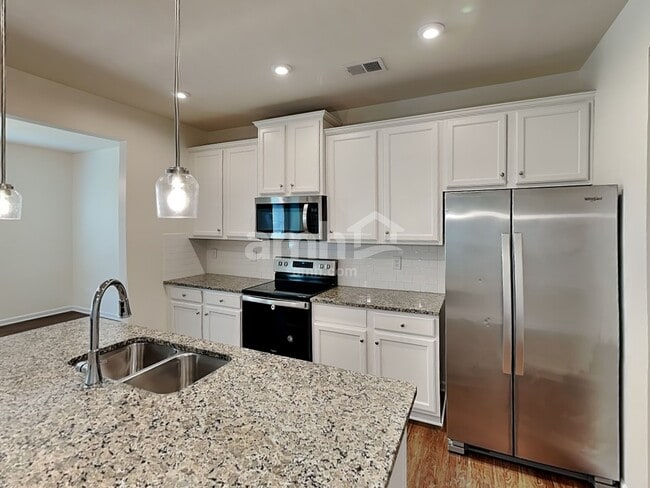 Photo - 710 Woodall Rd