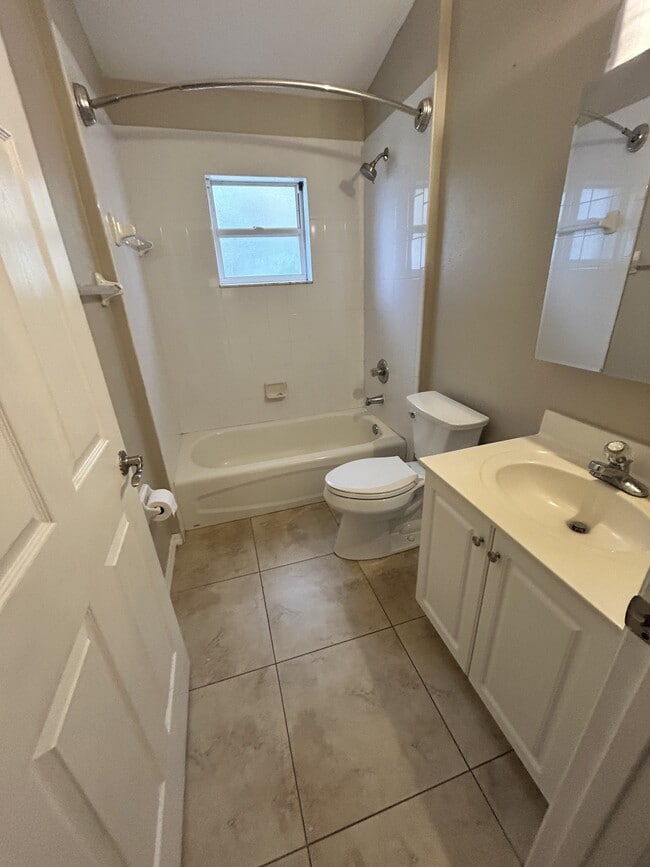 Photo - 16 Greenvale Dr