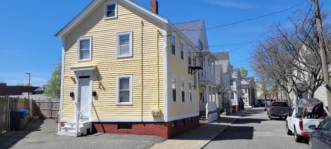 Photo - 10 Winsor St Unidad 1st floor