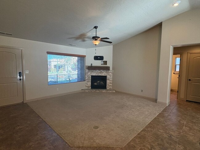 Photo - Beautiful Home In Hurricane