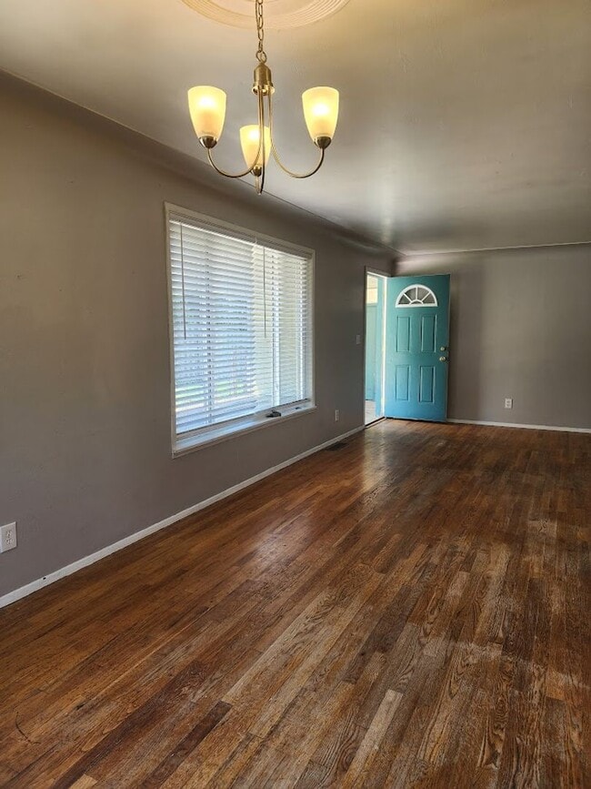 Photo - Long Realty & Property Management - 3 Bedr...