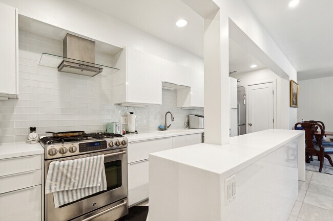 Cocina actualizada - 302 Forbes St Condominio Unidad C