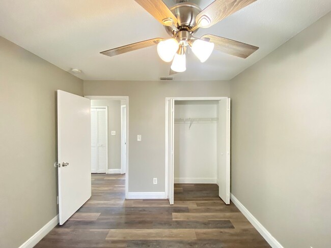 Photo - 2439 Harbor Town Dr