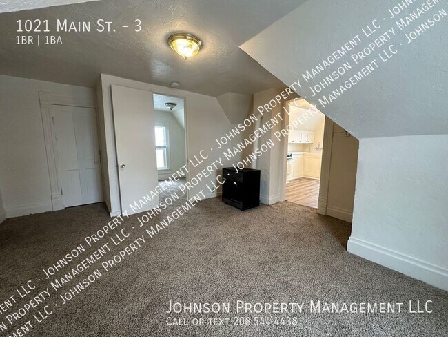 Photo - 1021 Main St Unit 3