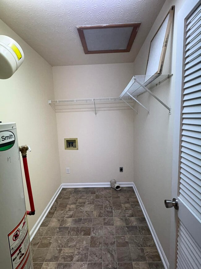 Photo - 1618 McIntosh St