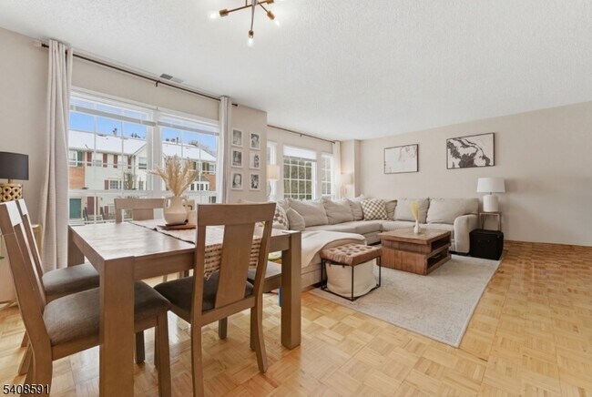 Photo - 774 Sassafras Ct