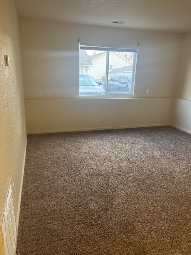 Photo - 208 Country West Rd