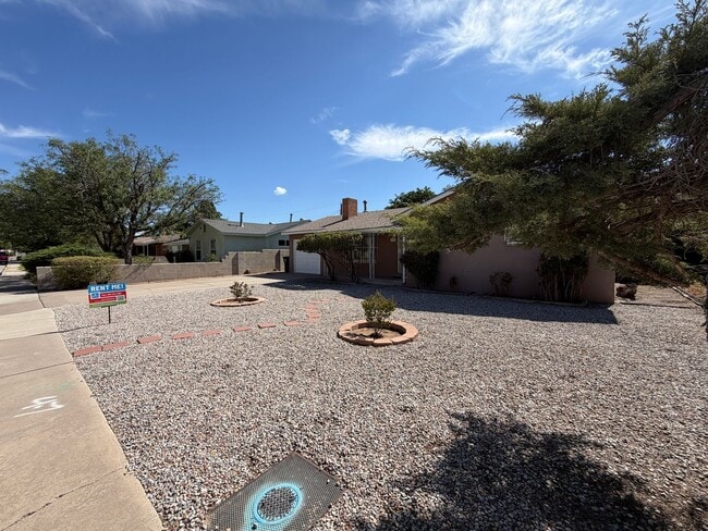 2838 La Veta Dr